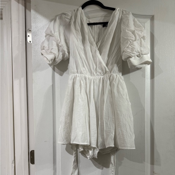 DO+BE White Puff Sleeve Romper - Picture 1 of 5